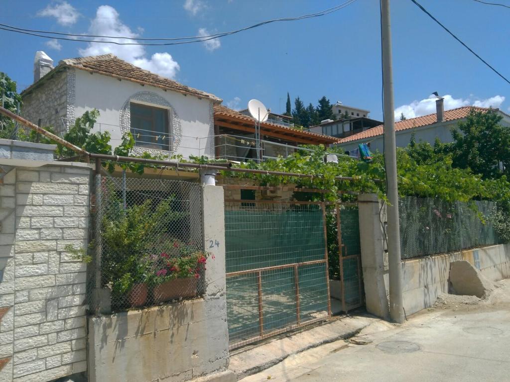 Stone House Himare Exterior foto